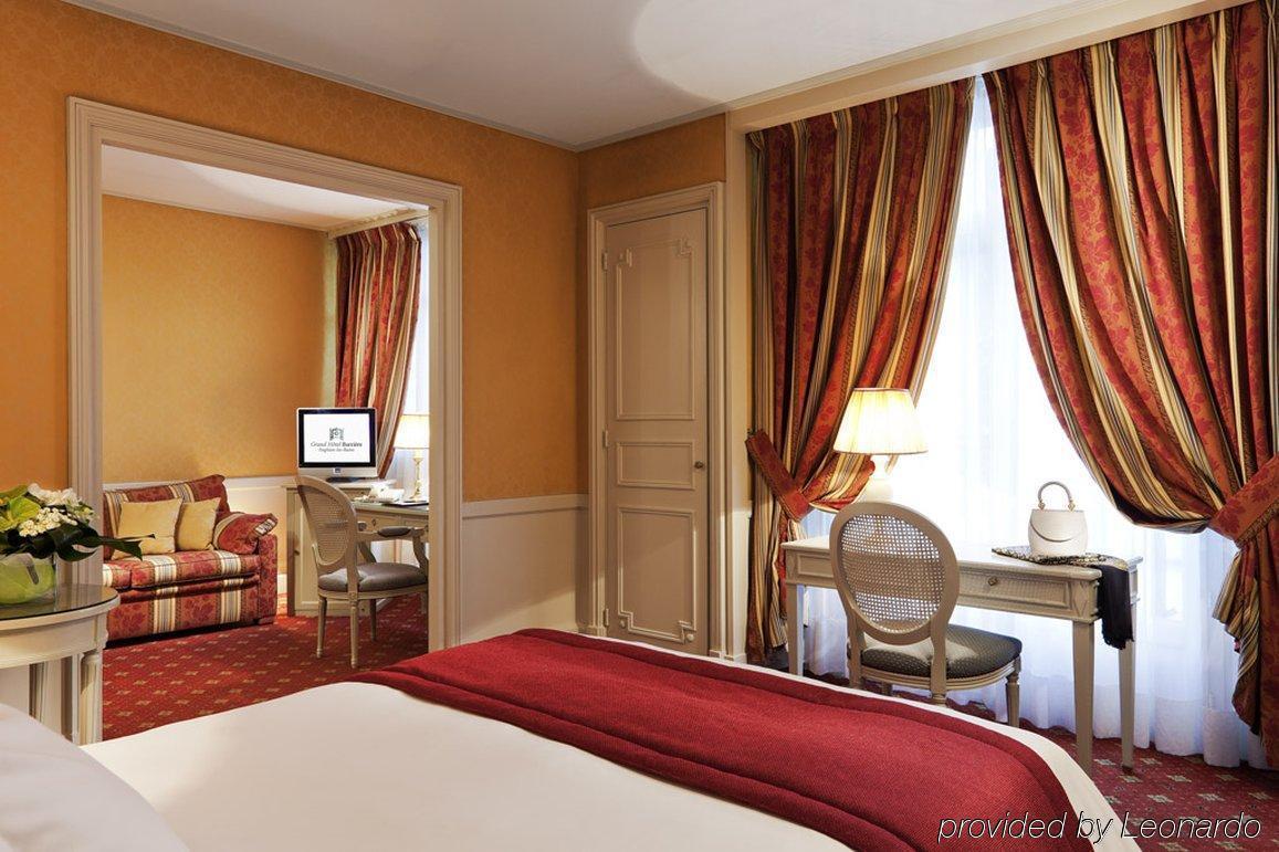 Grand Hotel Clichy Paris Экстерьер фото